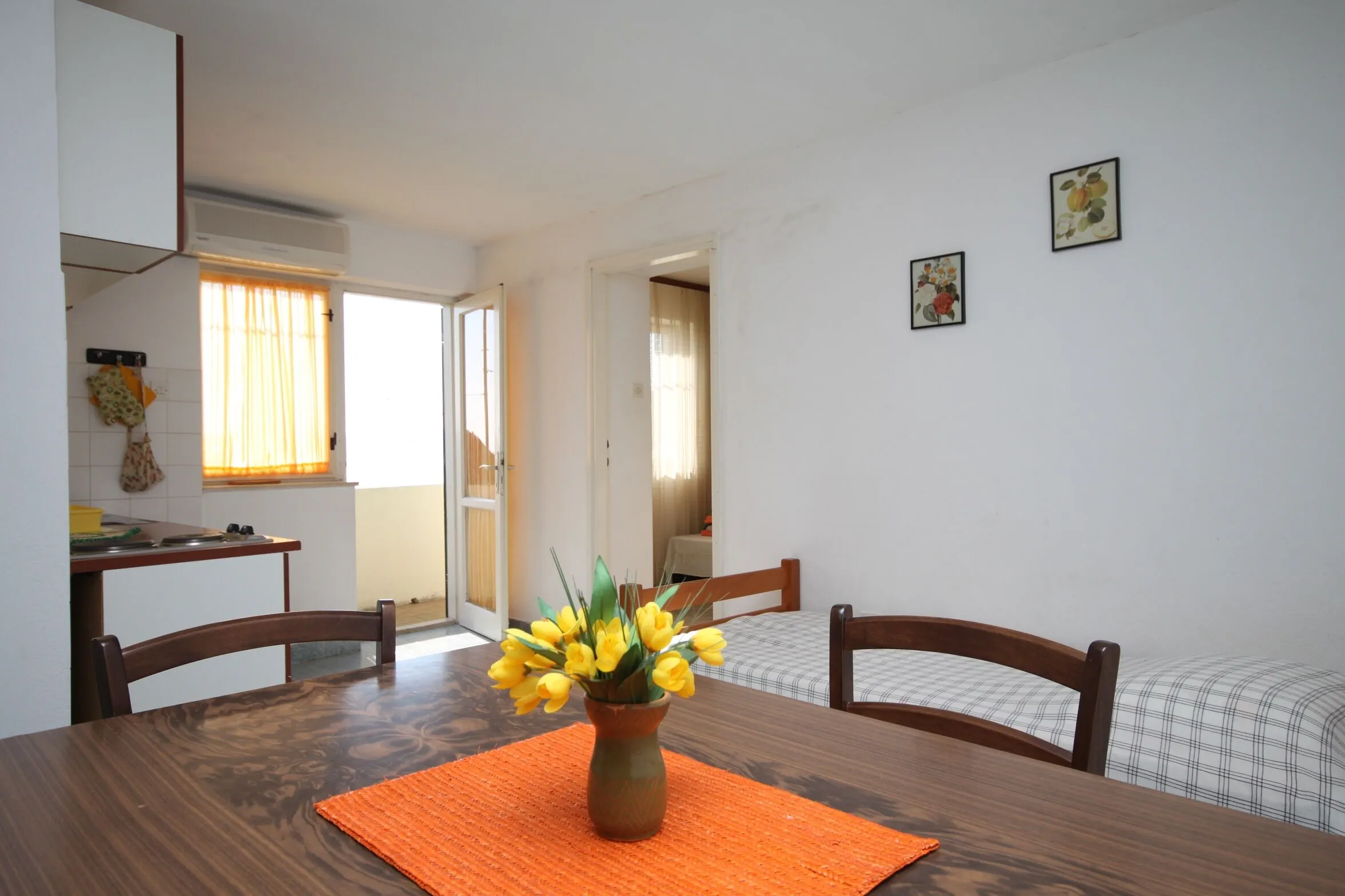 Apartmanok A Tenger Mellett Marusici, Omis - 8632 Marušići