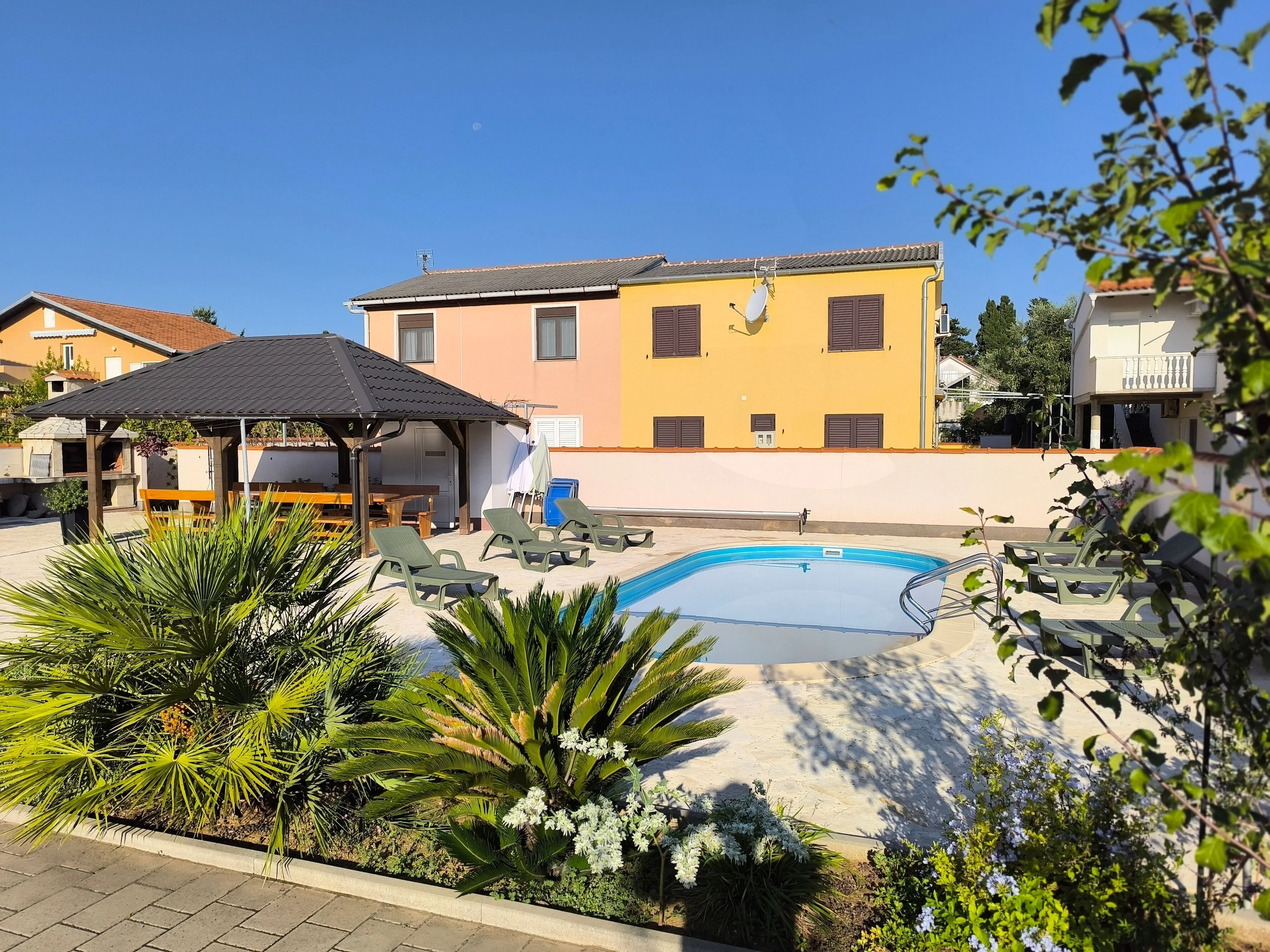 Family-friendly Apartments With Swimming Pool Sabunike, Zadar - 11837 Sabunike
