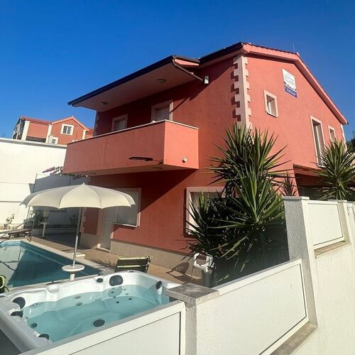 Ház A Tenger Mellett Medencével Businci, Ciovo - 11882 Bušinci