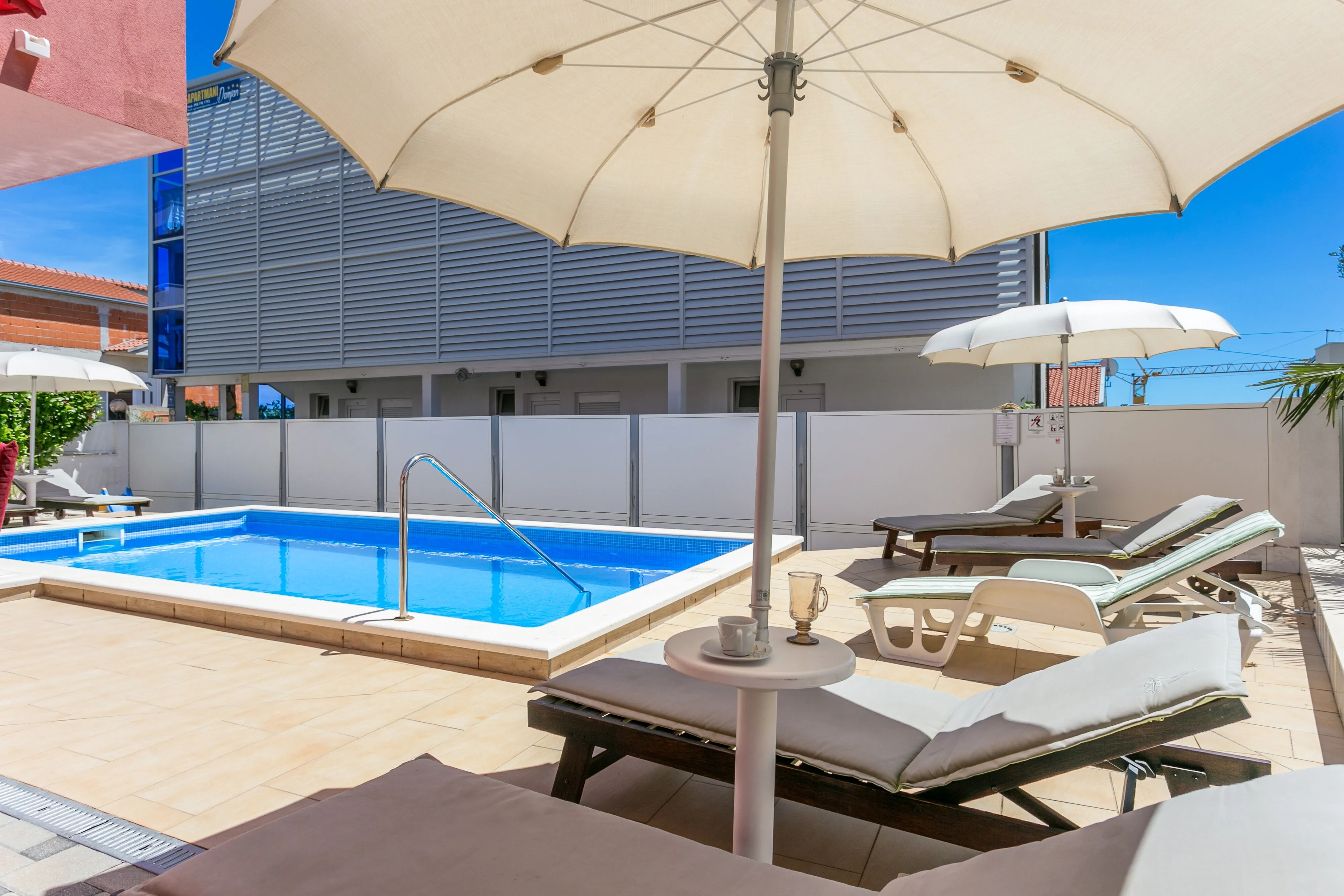 Ház A Tenger Mellett Medencével Businci Ciovo - 11882 Bušinci