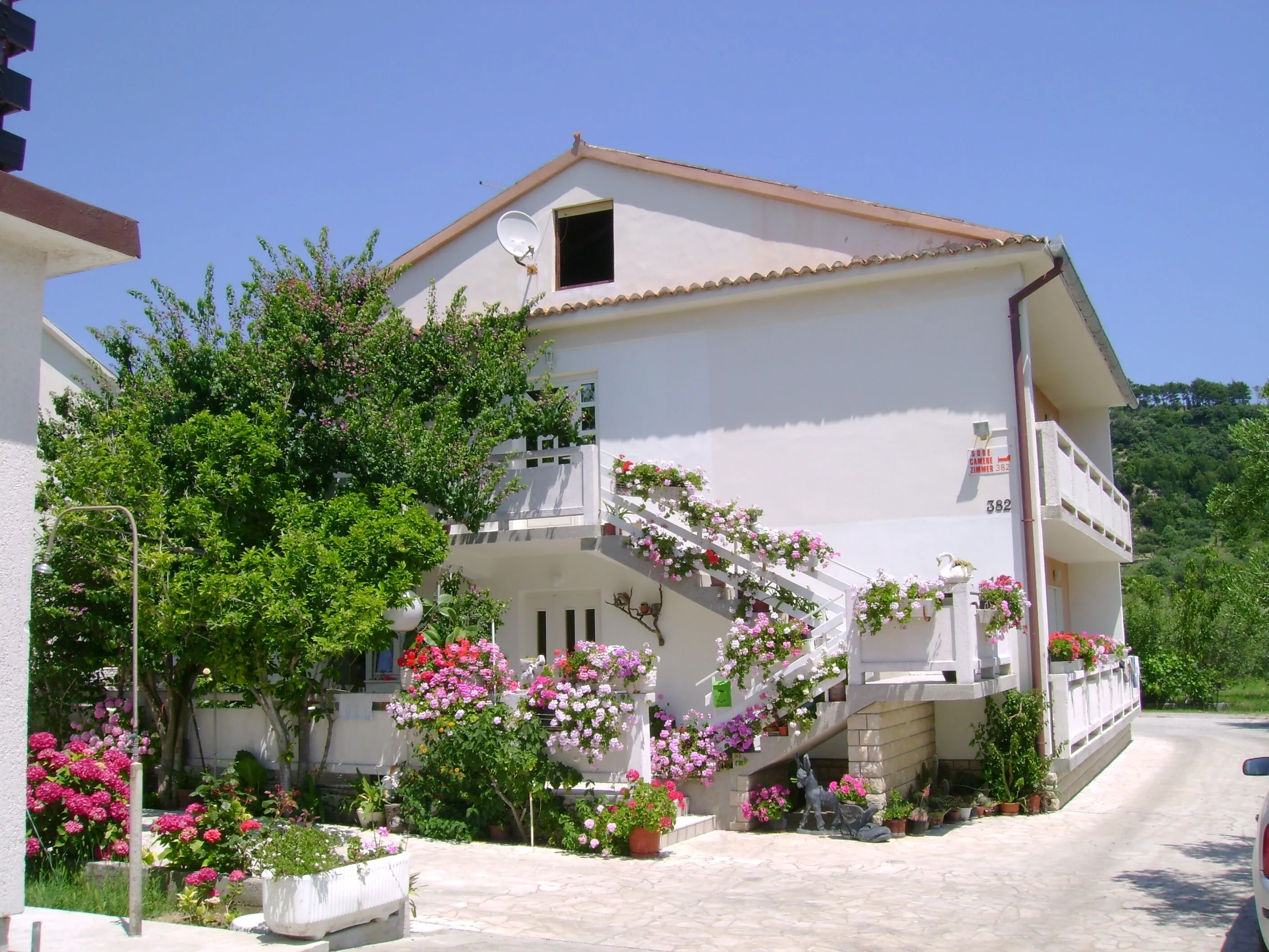 Apartments With Parking Space Palit, Rab - 14610 Palit
