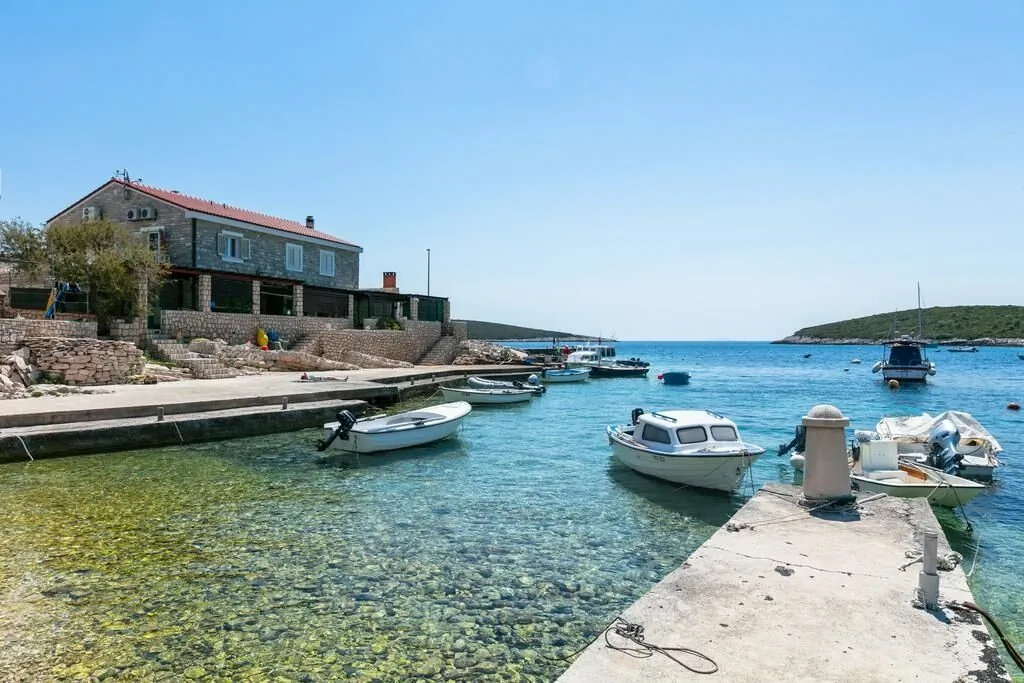 Apartments By The Sea Rukavac, Vis - 15352 Rukavac