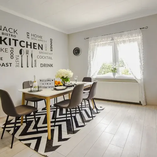 Black&White Deluxe Lakoszt&aacute;ly