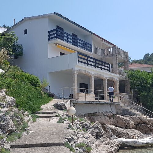 Apartments Teo i Ivana Bogomolje
