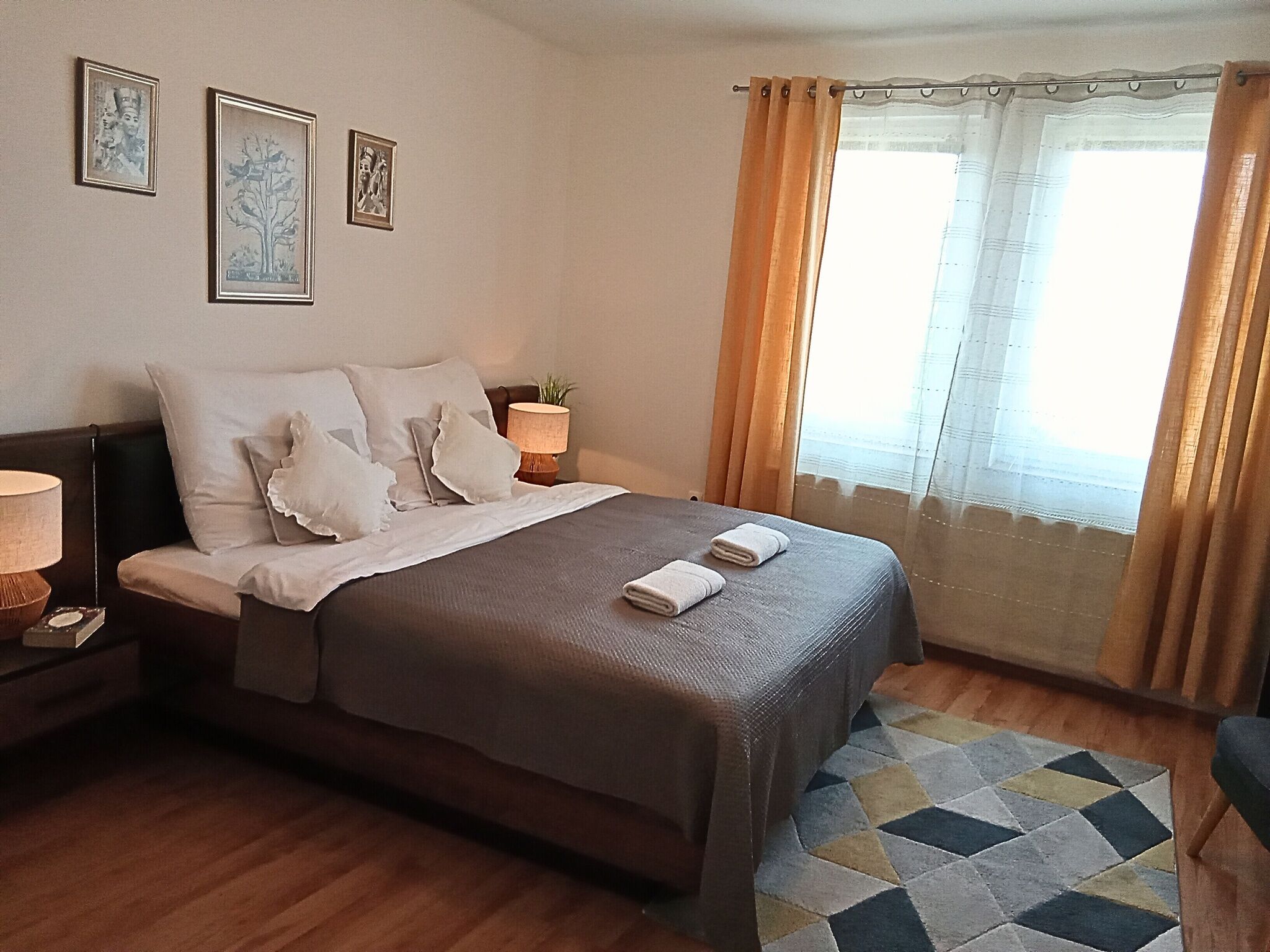 Orient Apartmanház Eger