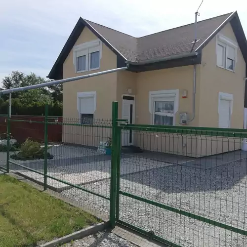 Szilvia Apartman Tiszanána-Dinnyéshát 043 kép