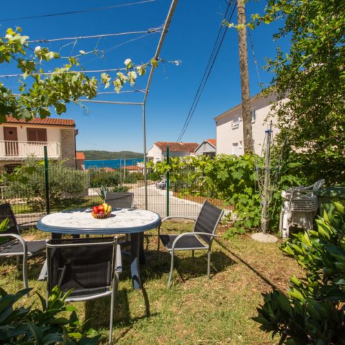 Apartments Pero Okrug Gornji  4
