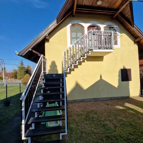 Balatoni Házikó Balatonmáriafürdő 002 kép