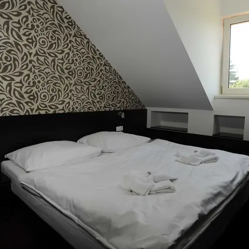 Dvoulůžkov&yacute; pokoj s klimatizac&iacute;
