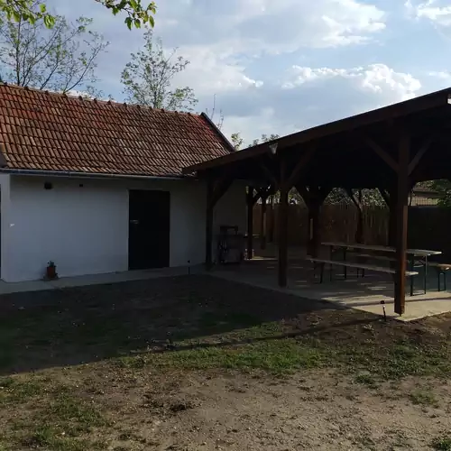 Hársfák Apartman Mezőkovácsháza 018 kép