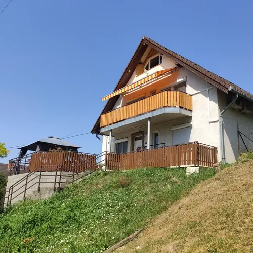 P&aacute;sztor Vend&eacute;gh&aacute;z