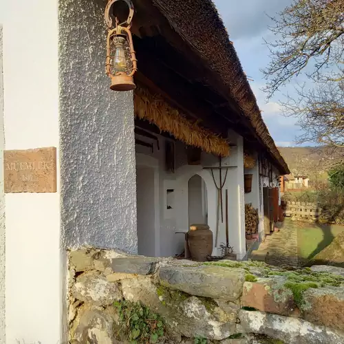 Nádtetős Műemlék Parasztház Szentbékkálla 016 kép