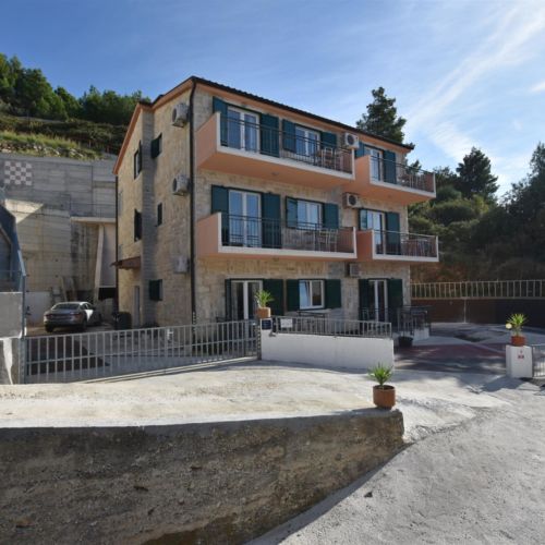 Apartments Vila Ivan Omis  3
