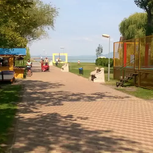 Bonita Apartmanház Balatonmáriafürdő 014 kép