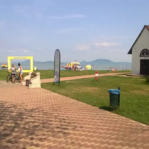 Bonita Apartmanház Balatonmáriafürdő 015 kép
