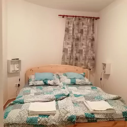 Reza Apartman Cserkeszőlő 006 kép