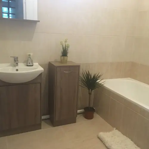 K&aacute;das furdoszoba