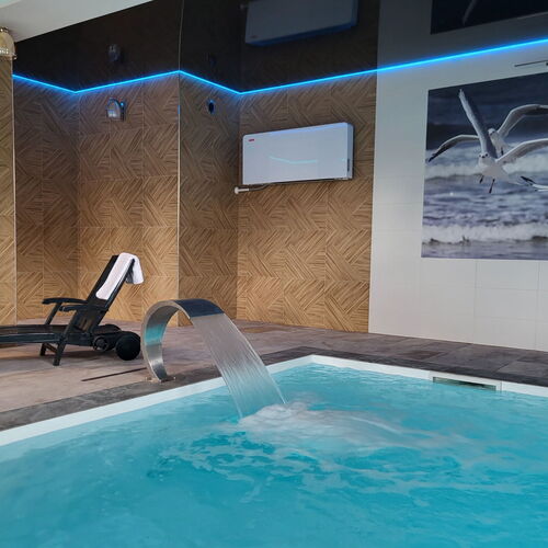 Basen rekreacyjny + jacuzzi