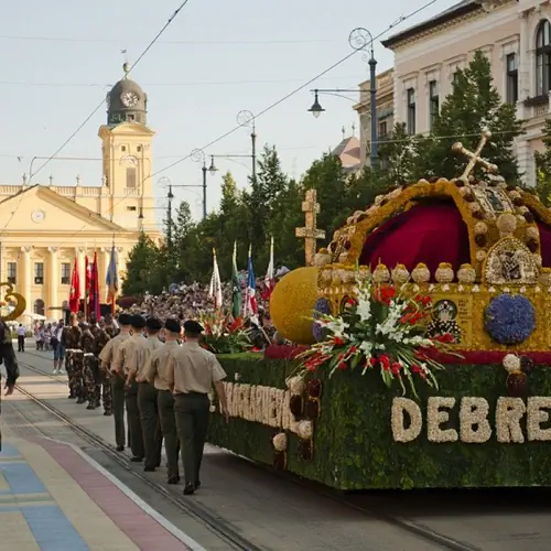 Debreceni Vir&aacute;gkarnev&aacute;l