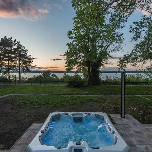 Jacuzzi
