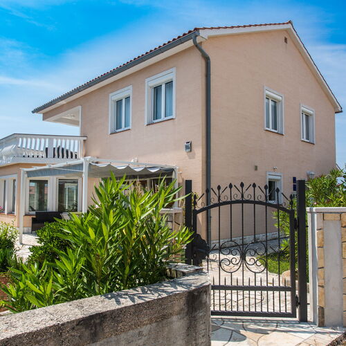 Holiday home Nika Linardići  2