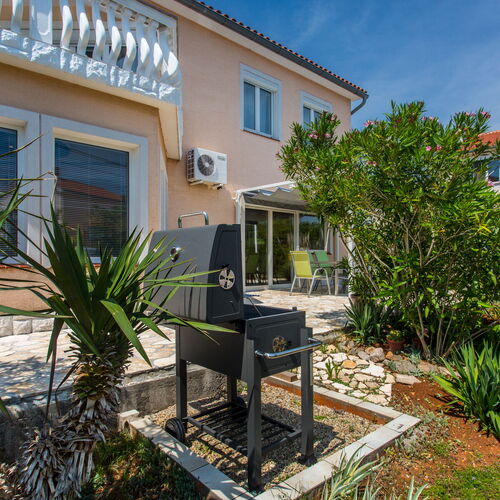 Holiday home Nika Linardići  3
