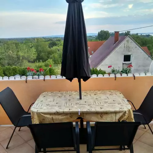 Látvány Apartman Vonyarcvashegy 002 kép