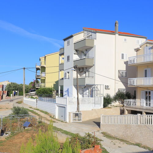 Apartmanok Medencével Mali Rat, Omis - 9698 Mali Rat  3