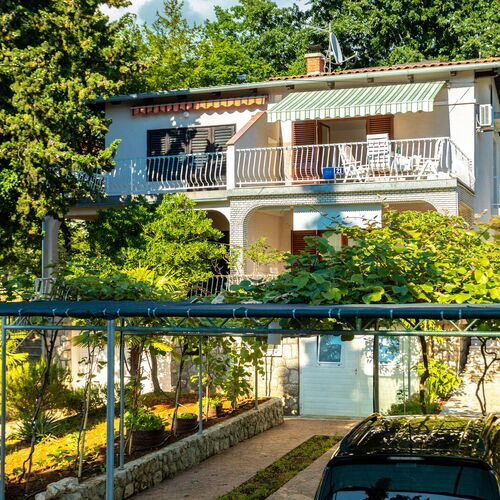 Apartments Puskar Njivice  2