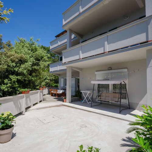 Apartments By the sea in Lopar  4