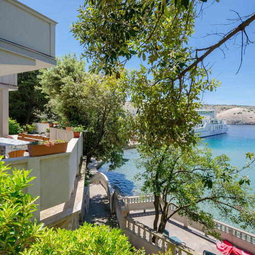 Apartments By the sea in Lopar  2