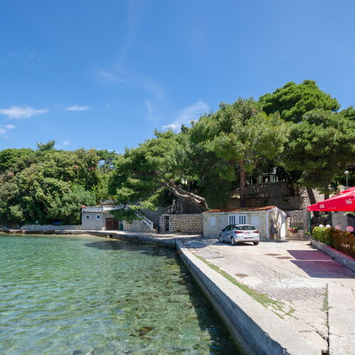 Apartments By the sea in Lopar  3