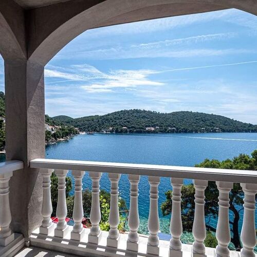 Apartments Mila Ubli