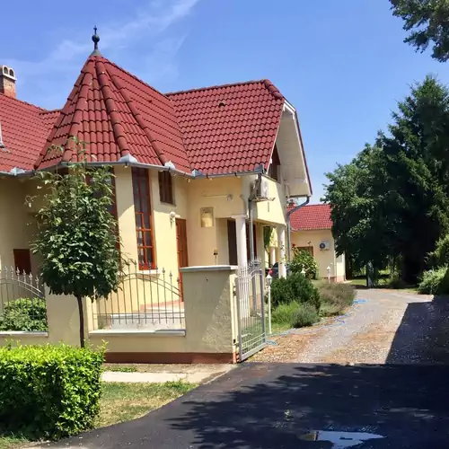 Thália Apartmanház Hajdúszoboszló