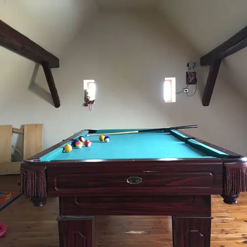 Billi&aacute;rd asztal