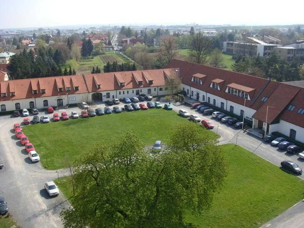 HOTEL FLORET Průhonice