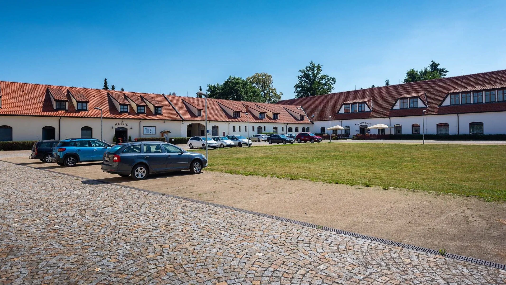 HOTEL FLORET Průhonice