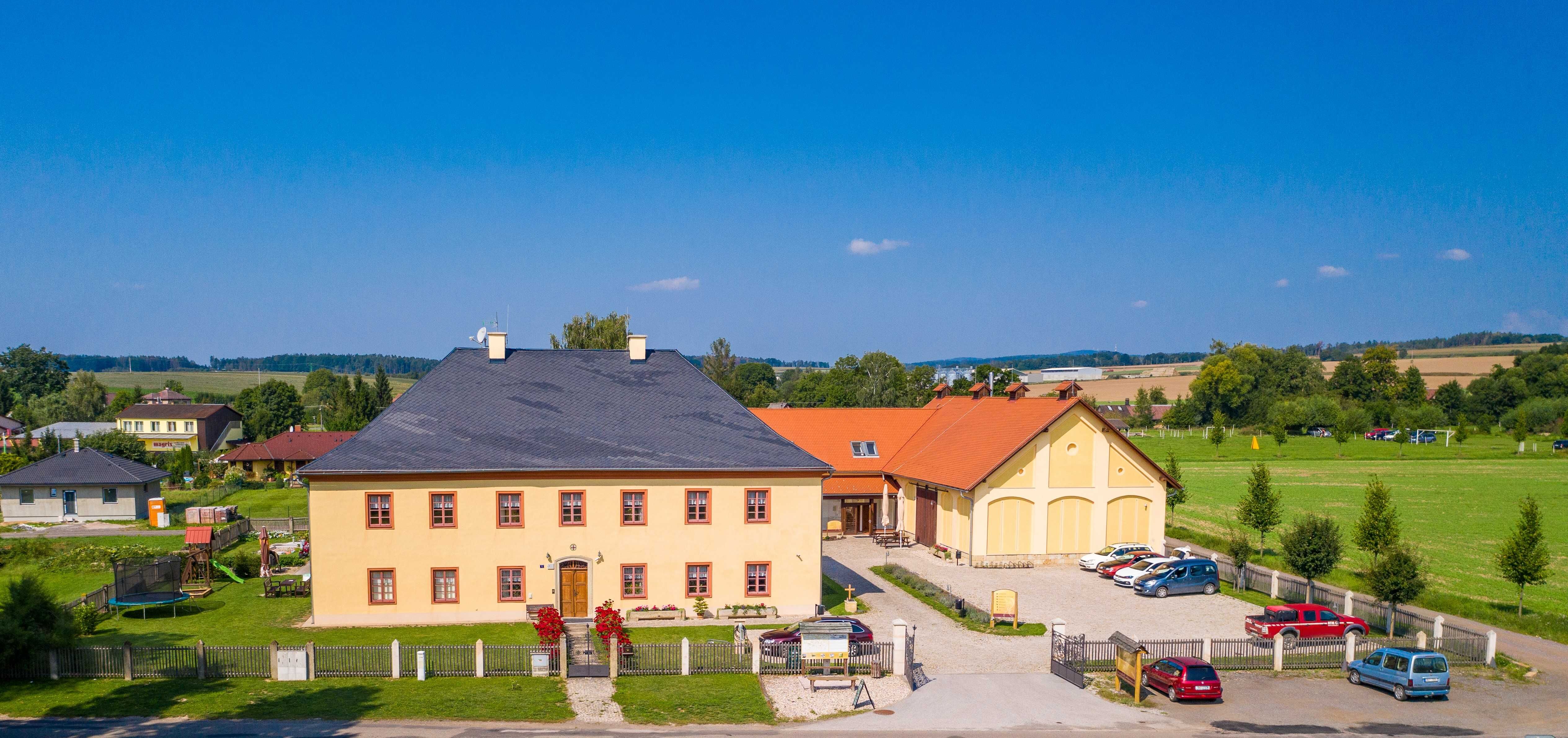 PENZION NA FAŘE Dubenec