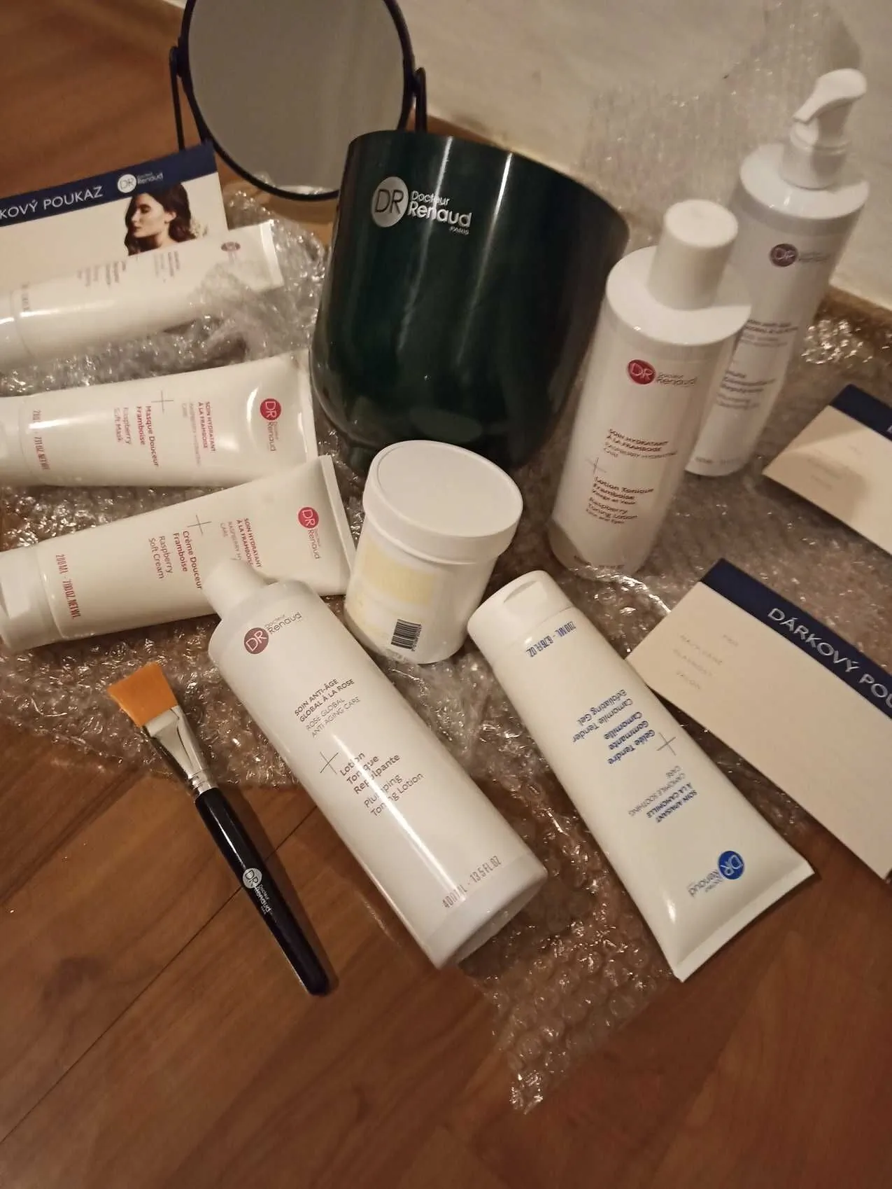 APARTMÁNY ŽIAKOVÁ- UBYTOVÁNÍ NOVÉ HRADY111 Nové Hrady