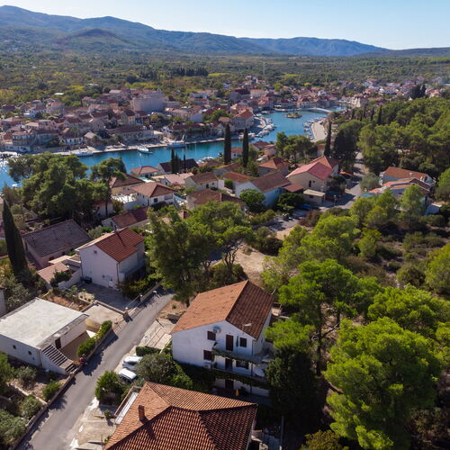 Apartments Iskra Vrboska  2