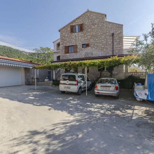 Apartments and Rooms LEA Bol  2
