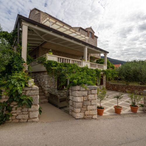 Apartments and Rooms LEA Bol  3
