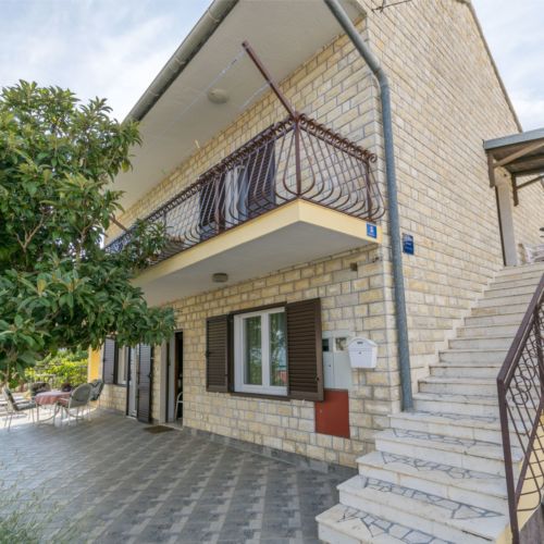 Apartment Moric Arbanija  3