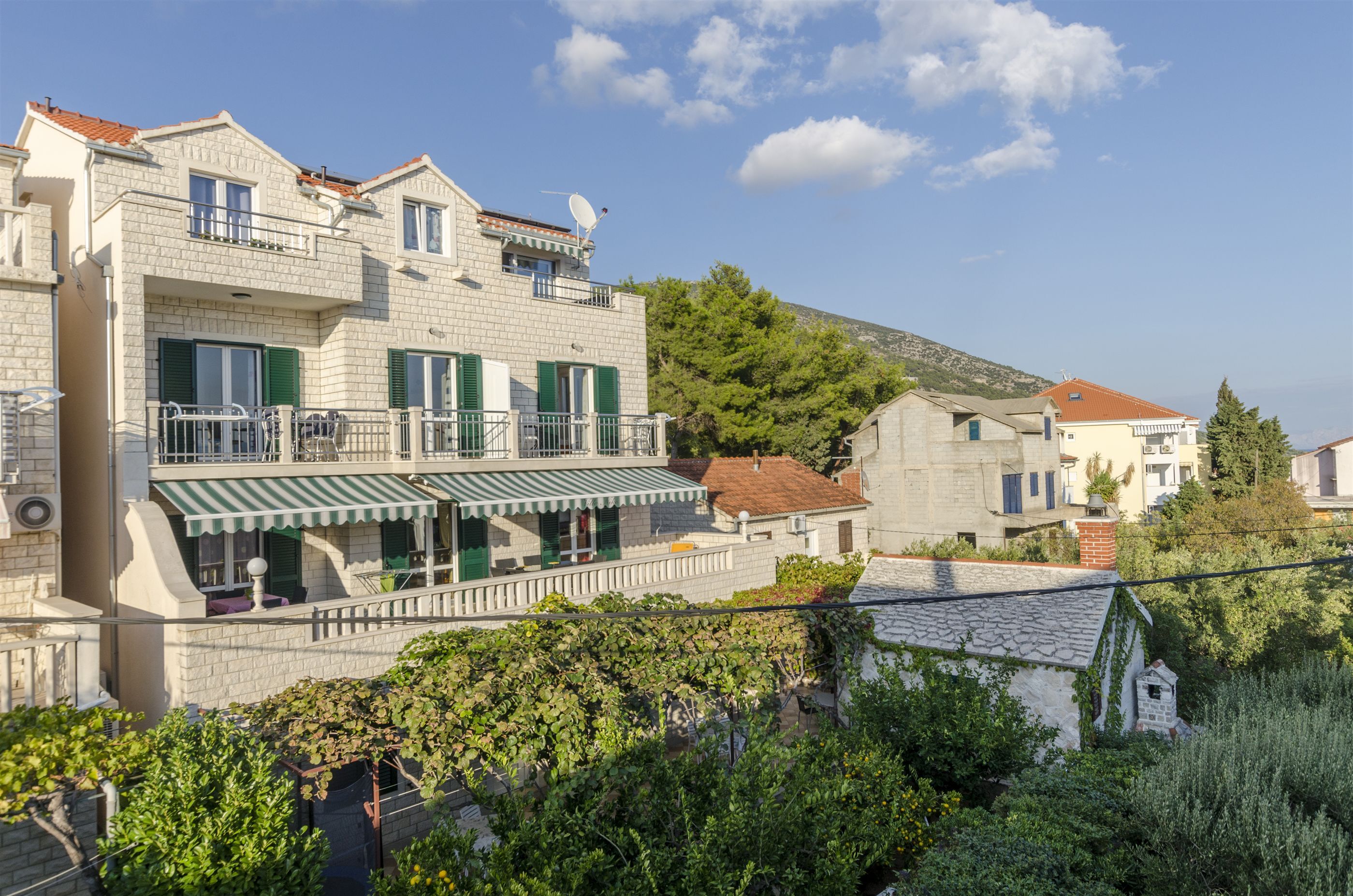 Apartments and Room Villa Niko Bol