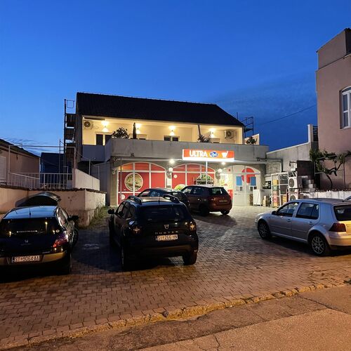 Apartments Leonardo Primosten  2