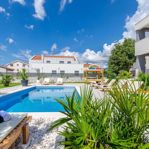 Apartments and Room Gabriel's Paradise Kastel Luksic  4