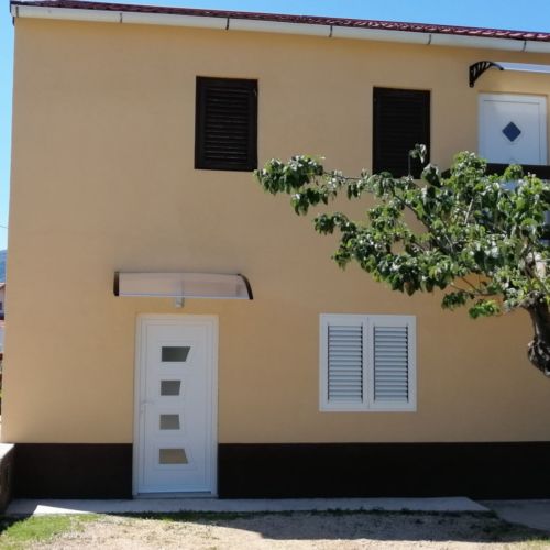 Apartment Milan Vrboska  4