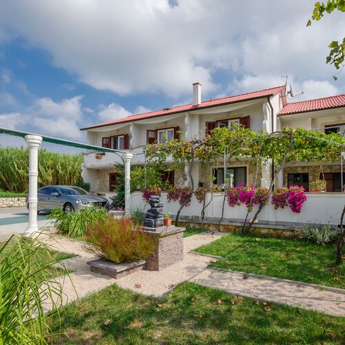 Apartments Helena Lopar