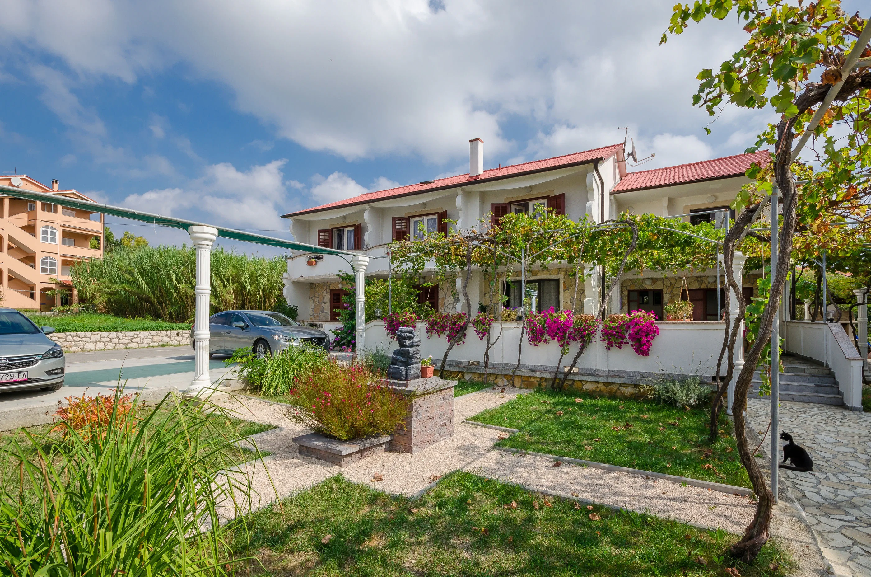 Apartments Helena Lopar