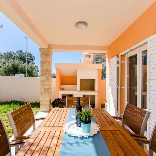 House Nikolina Sevid